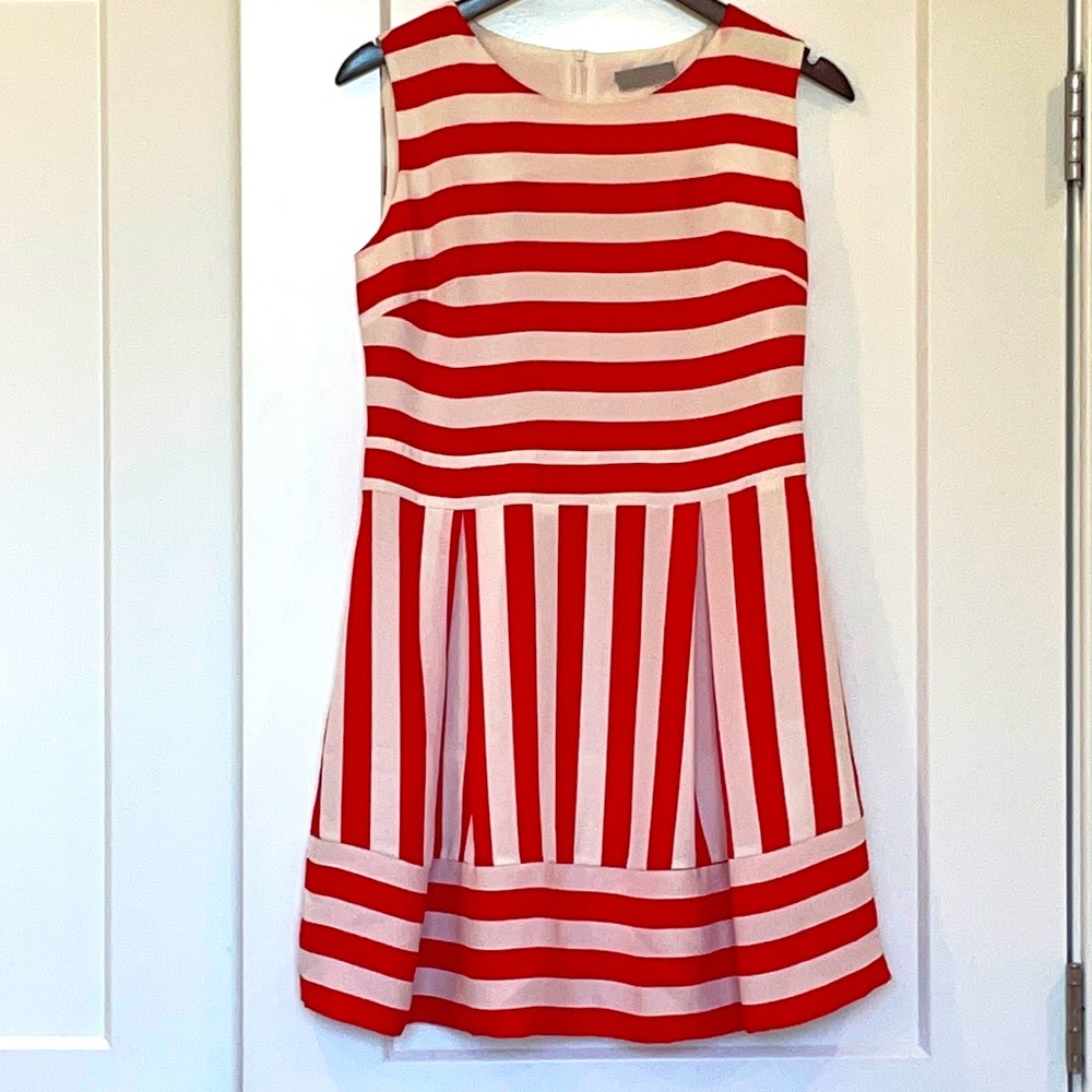 Oh so pretty summer dress!!! Red & white stripes